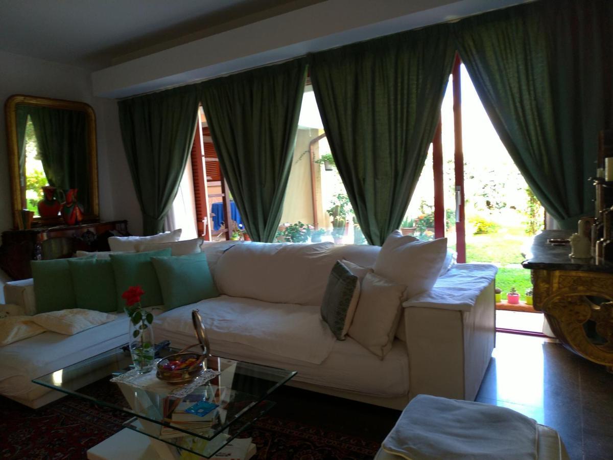 אולביה Gemma Di Gallura Charme B&B מראה חיצוני תמונה