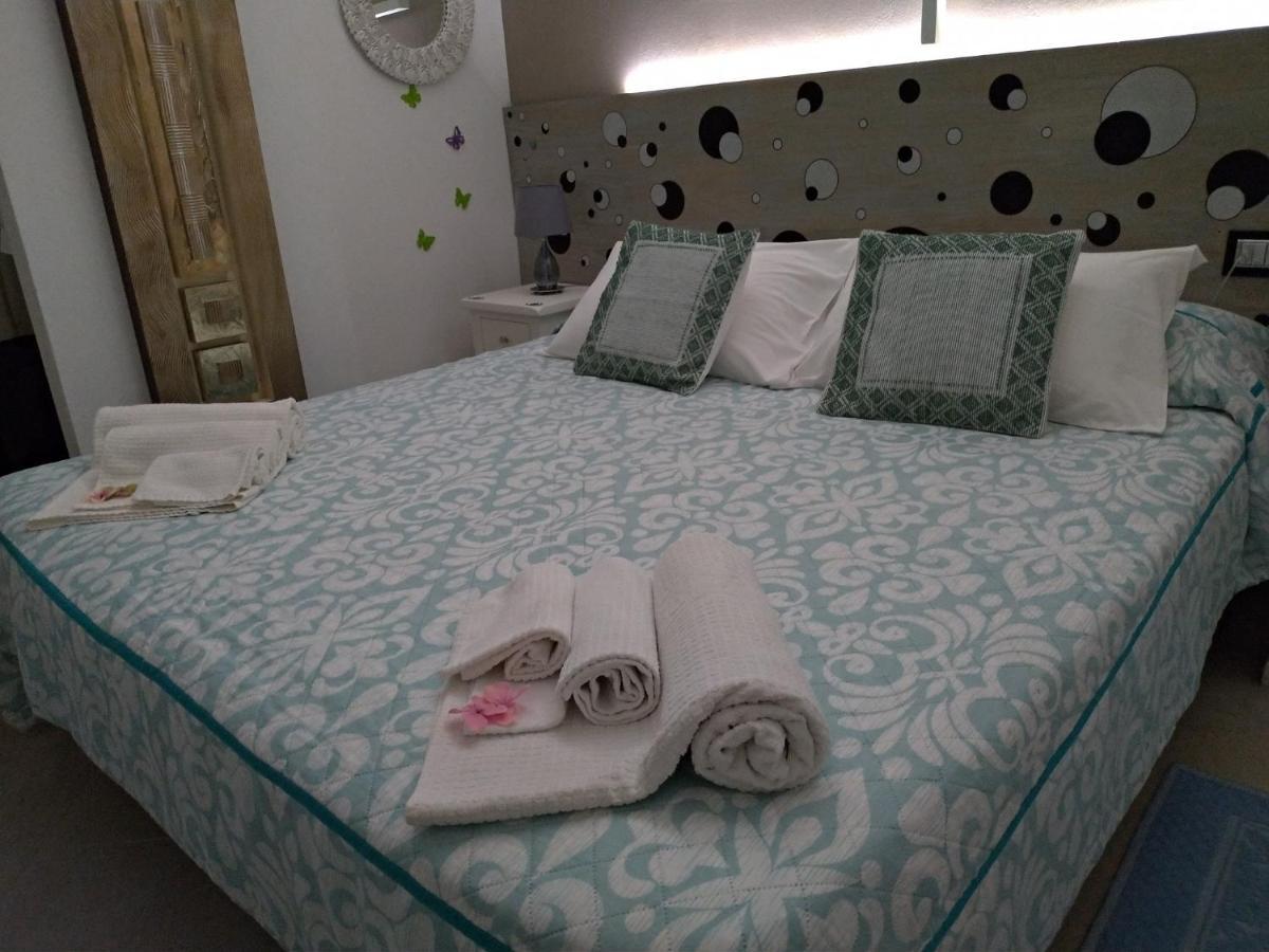 אולביה Gemma Di Gallura Charme B&B מראה חיצוני תמונה