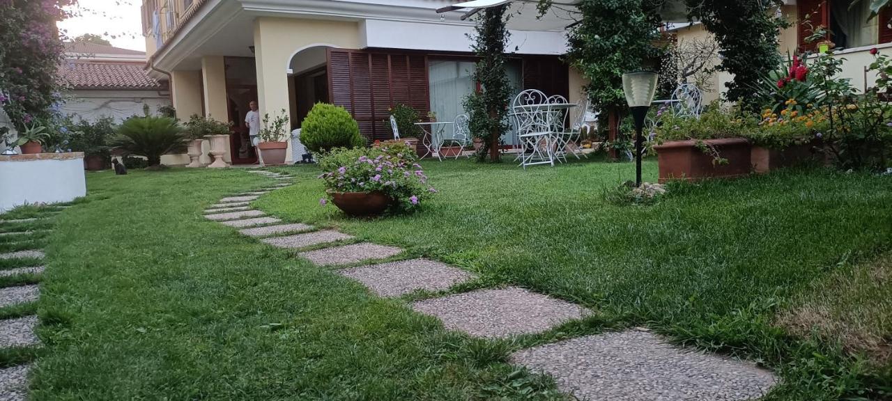 אולביה Gemma Di Gallura Charme B&B מראה חיצוני תמונה